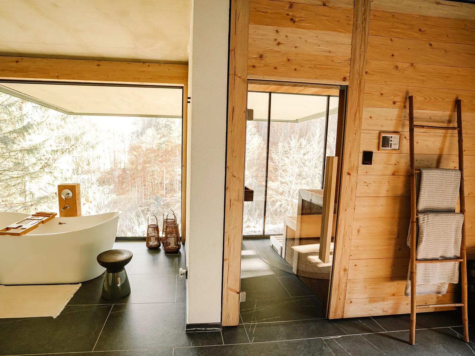 Freistehende Badewanne im Haus Wasser